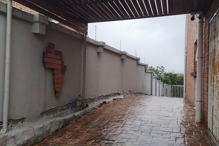 Room 4 of 49