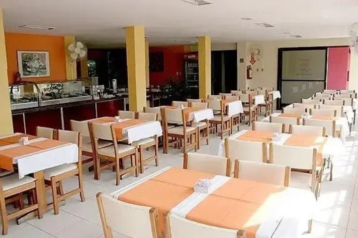 Dining 7 of 8