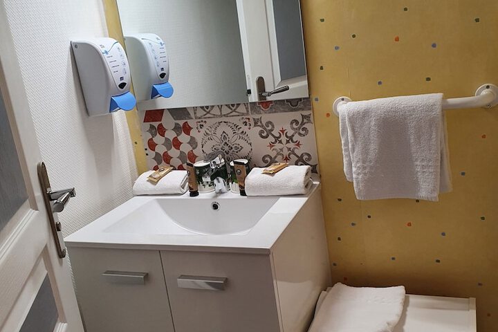 Room 25 of 52