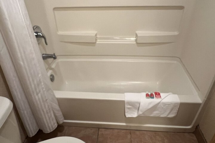 2 Queen Beds (9 of 13)