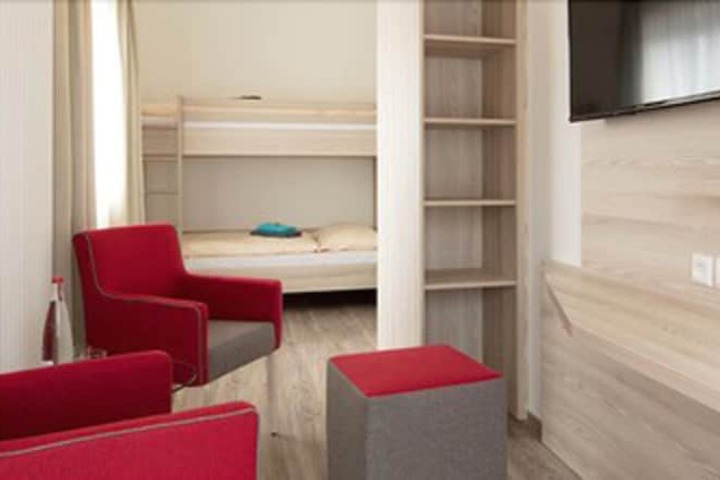 Room 12 of 28