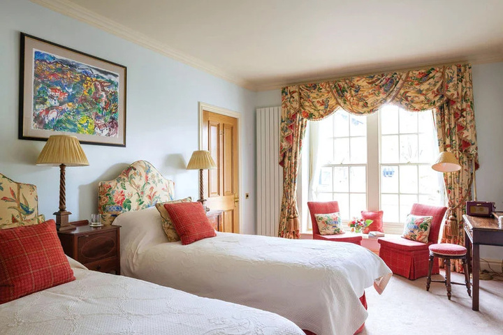 Room 10 of 40