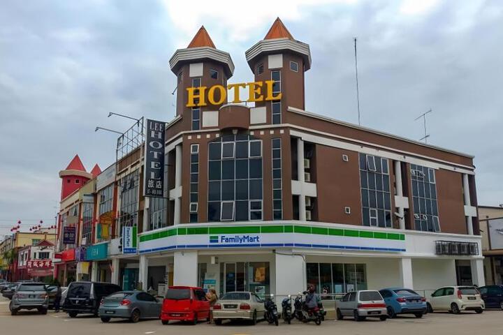 Exterior of Lee Hotel