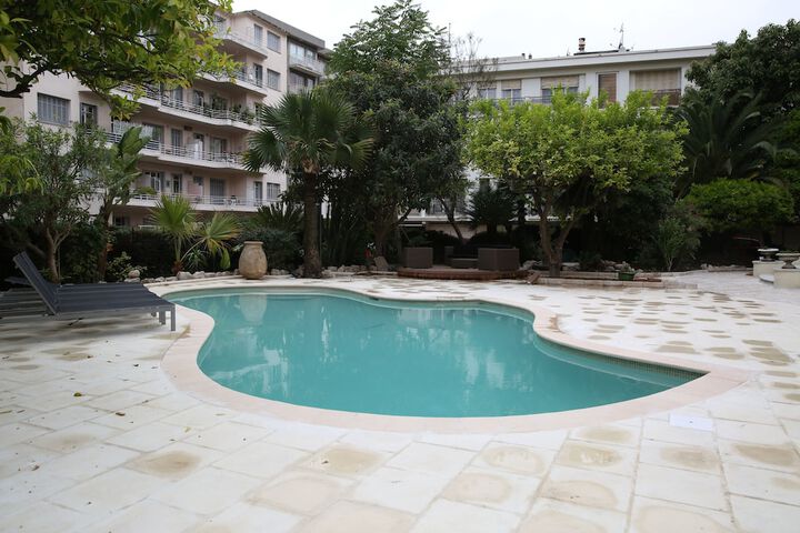 Pool Hotel