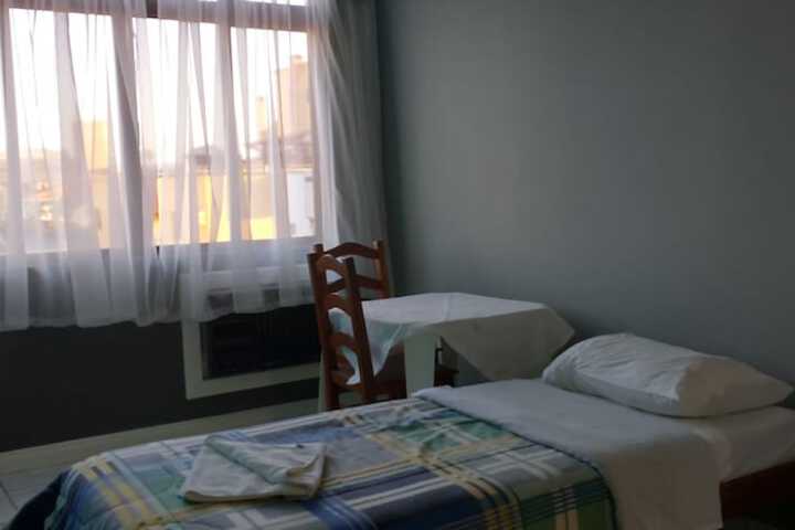 Room 11 of 25