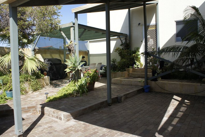Hotel Exterior 45 of 54