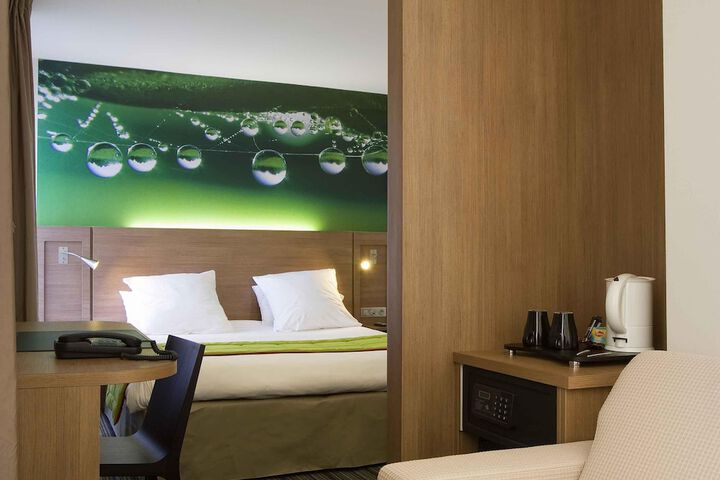 Room 3 of 30