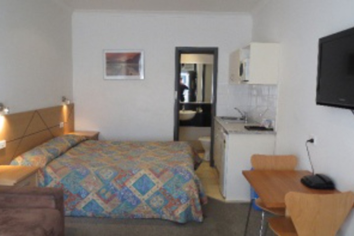 Room 106 of 120