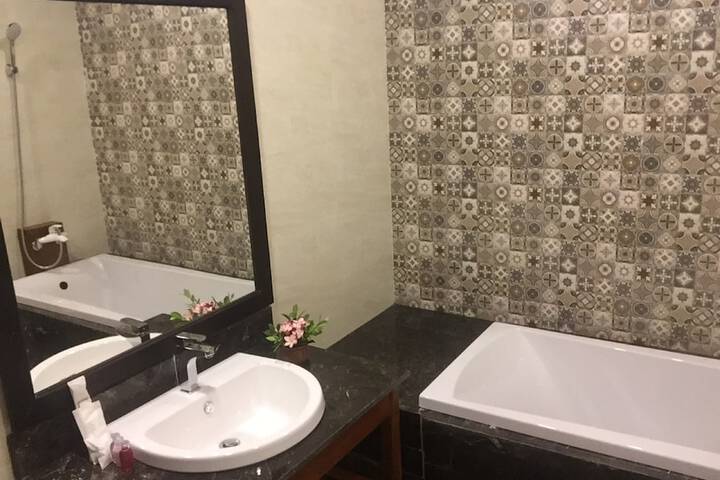 Room 4 of 47