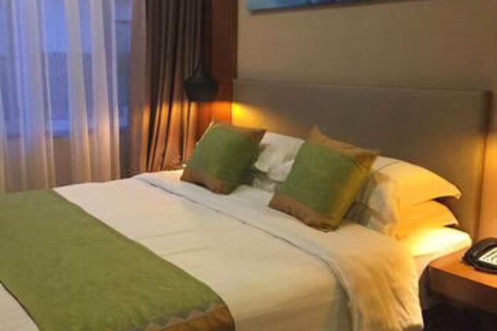 Room 2 of 7