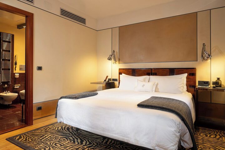 Room 53 of 119
