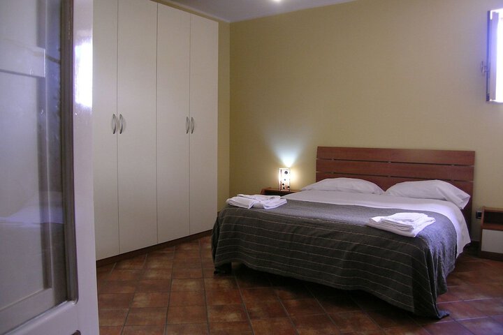 Room 3 of 40