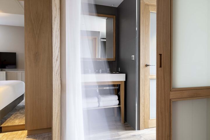 Room 40 of 52