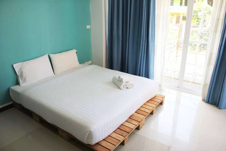 Room 8 of 112