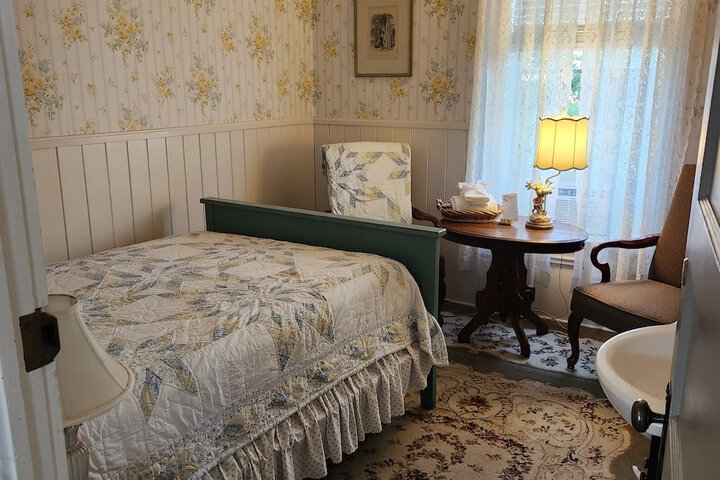 Room 13 of 29