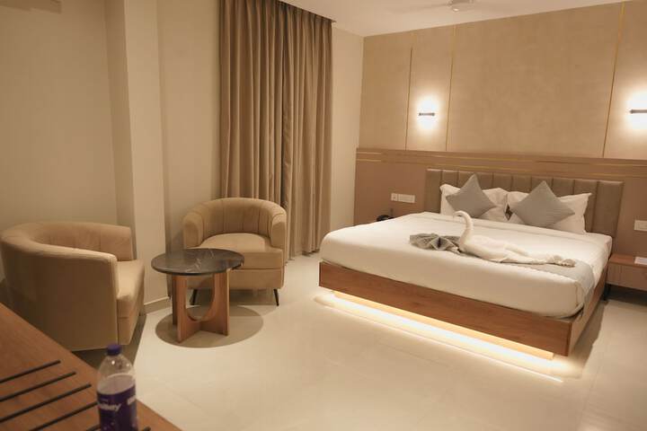 Room 10 of 20