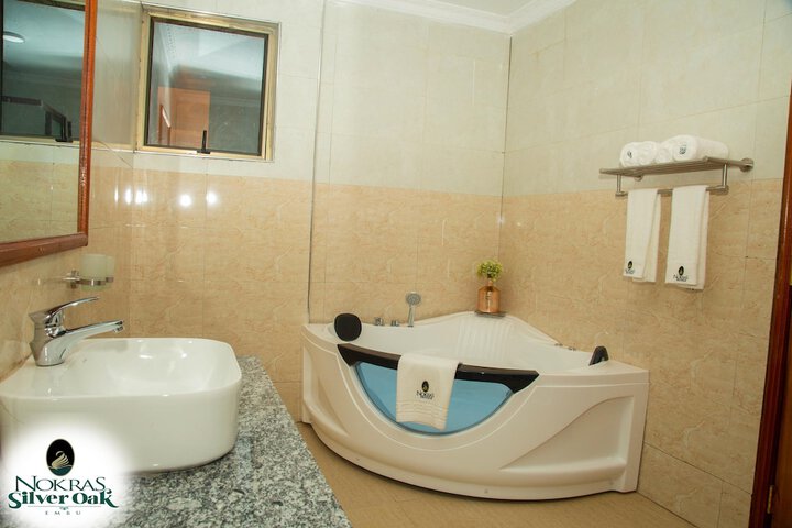 Room 9 of 12