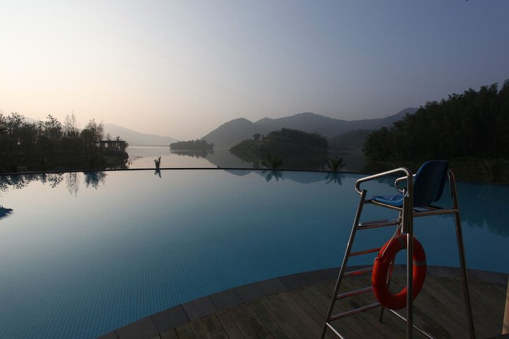 Pool Hotel