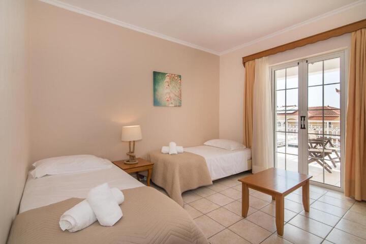Hotel Suite Photo