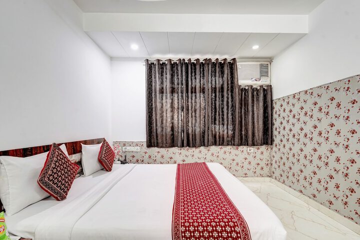 Room 3 of 6