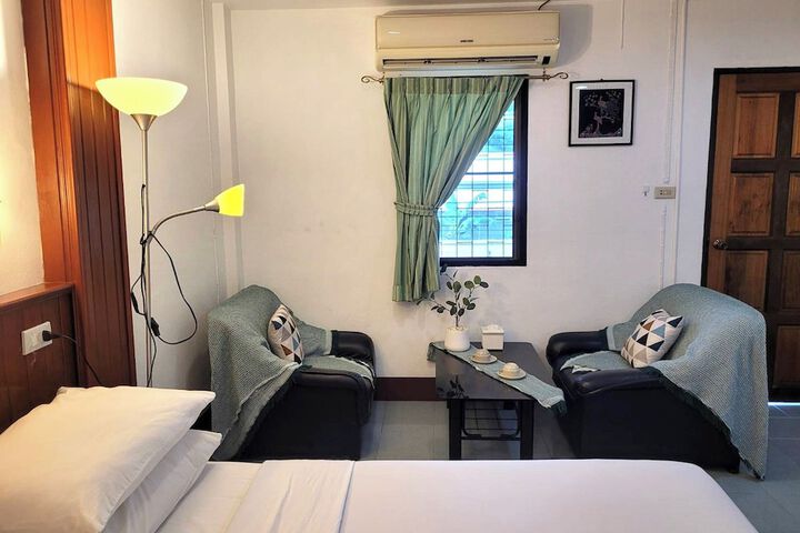 Room 37 of 208