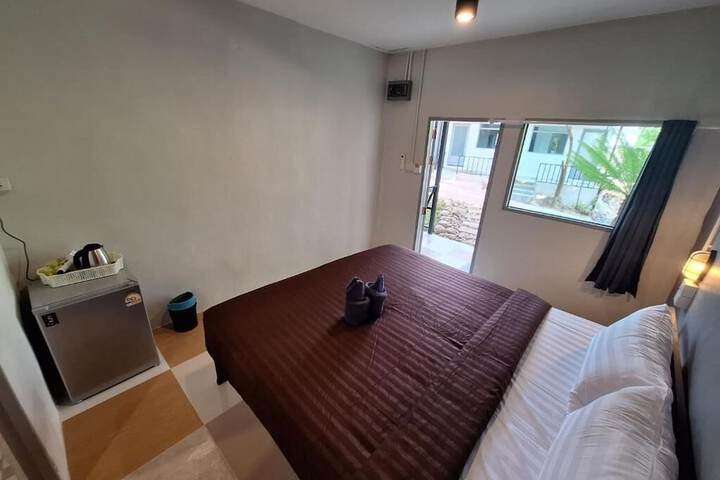 Room 13 of 38