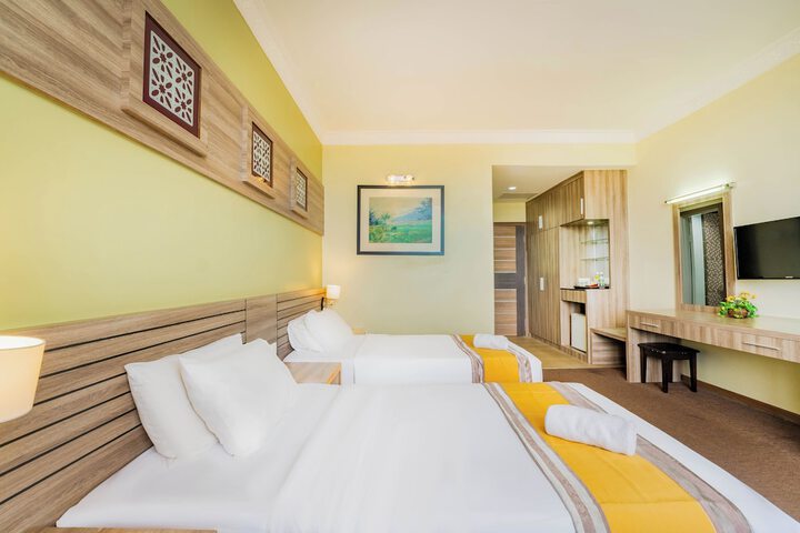 Room 5 of 11