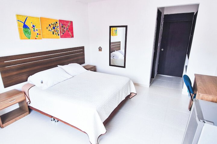 Room 4 of 76