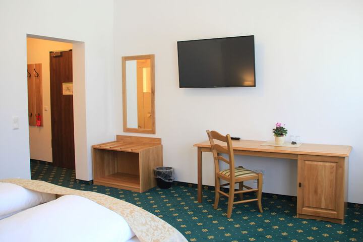 Room 5 of 45