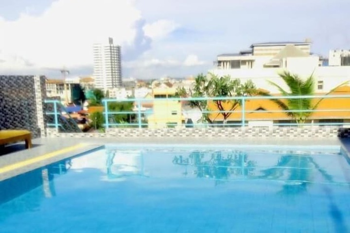 Pool Hotel