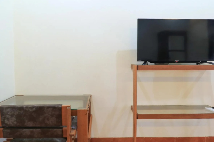 Room 6 of 16