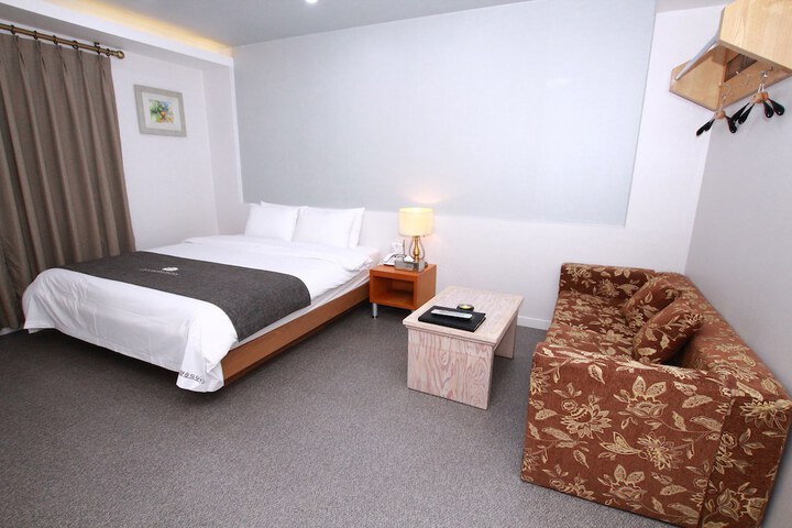 Room 7 of 54