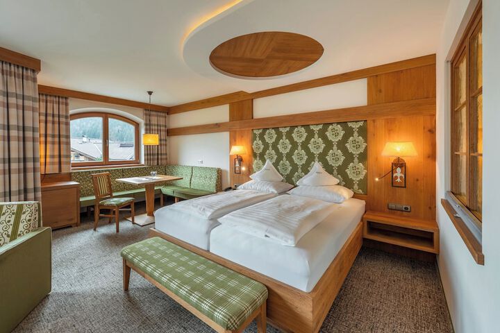 Room 44 of 181