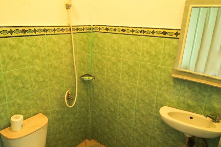 Clean Restrooms