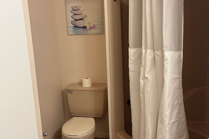 Room 27 of 43