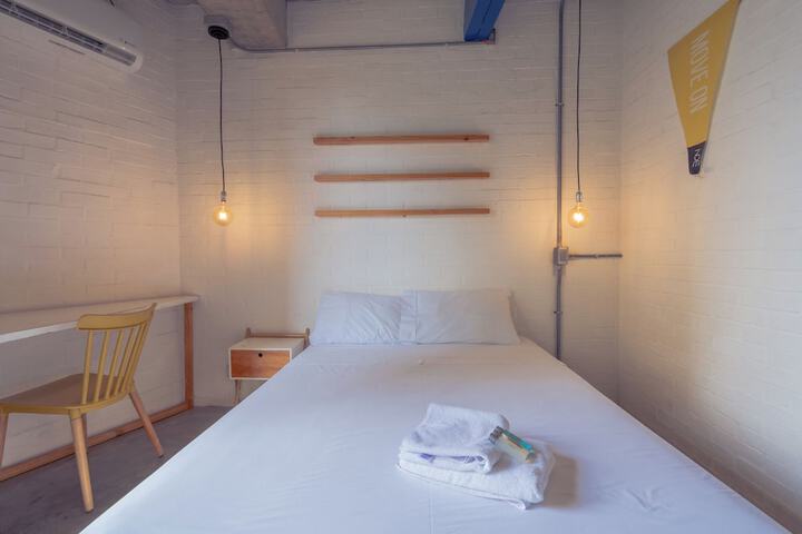 Room 25 of 31