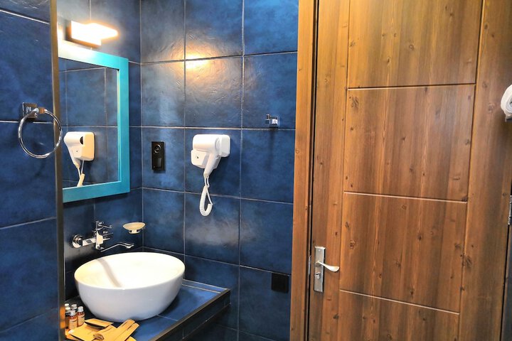 Room 52 of 78