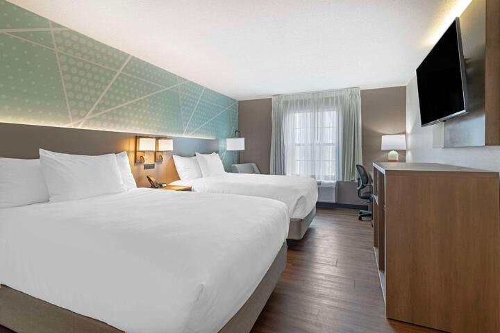 2 Double Beds Business Room Upgrade (3 of 12)