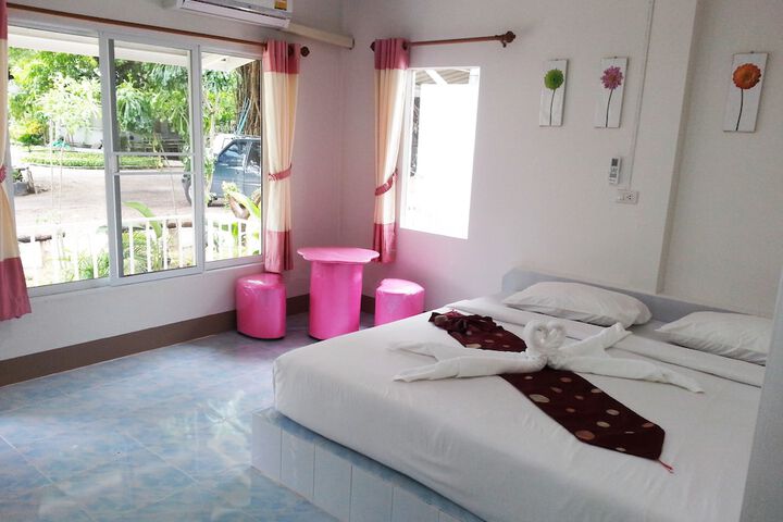 Room 5 of 83