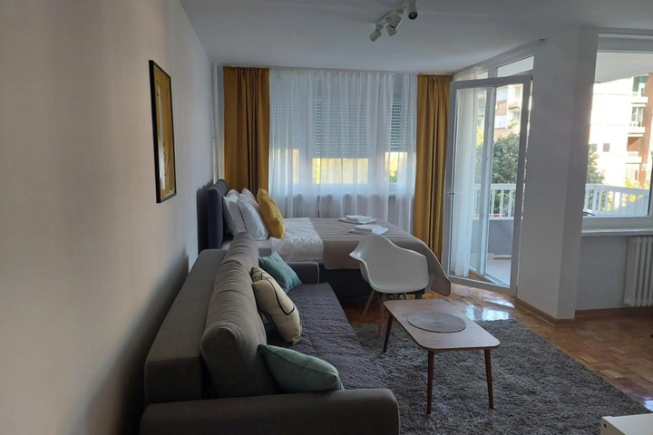 Room 5 of 13