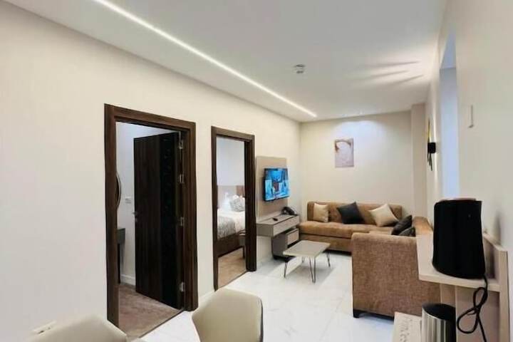 Room 16 of 28