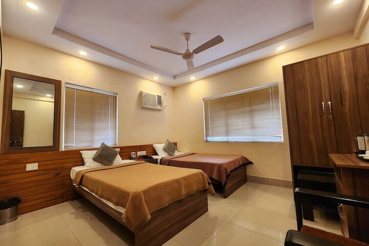 Room 26 of 96