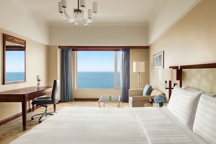 Room 18 of 79
