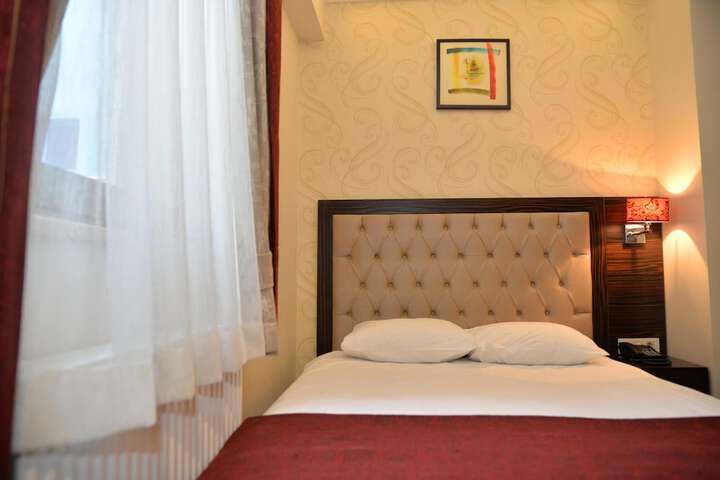 Room 26 of 94