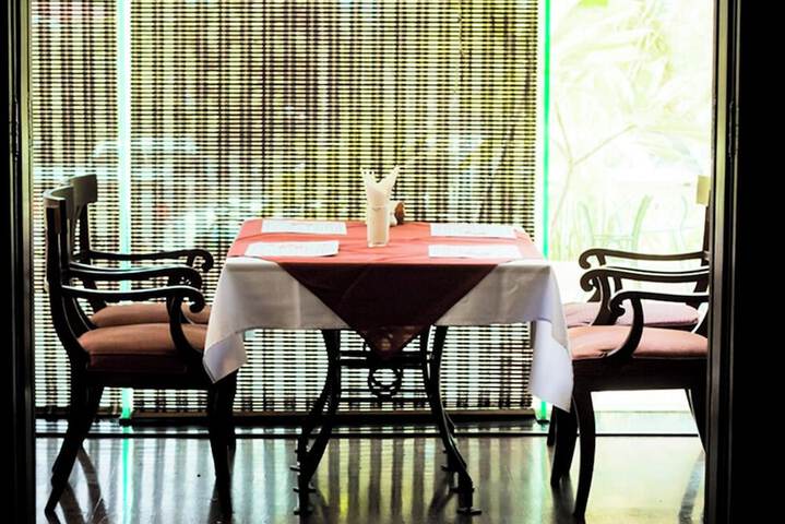 Dining 58 of 79