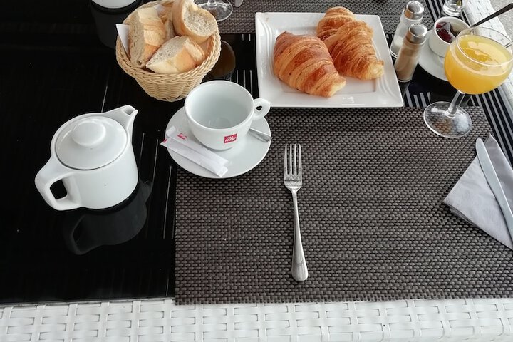 Breakfast/Coffee Service 27 of 44