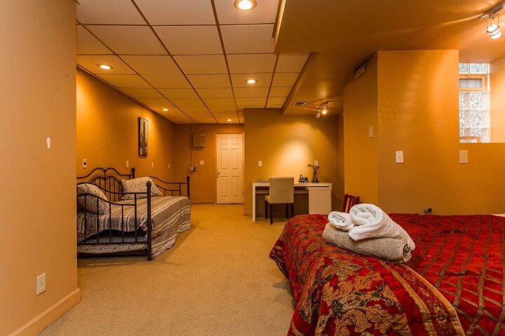Room 10 of 44