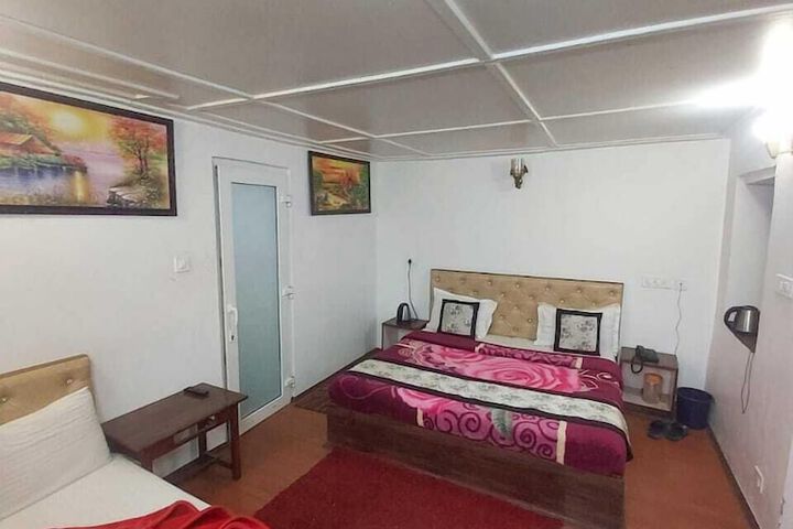 Room 4 of 11