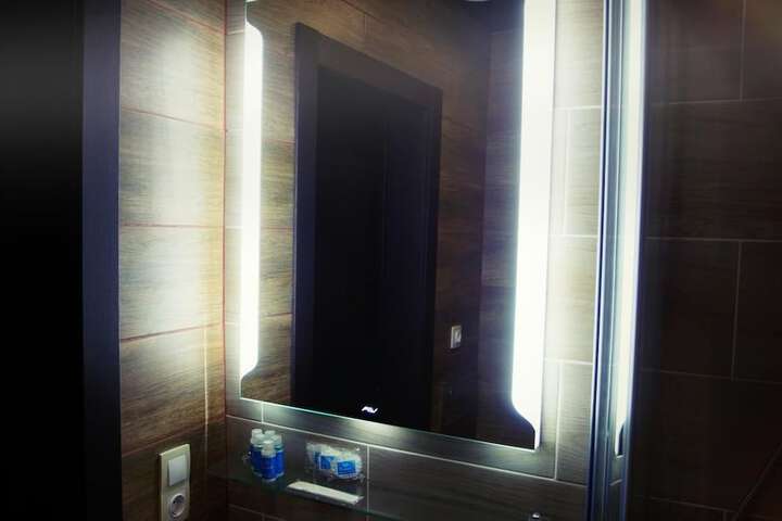 Room 8 of 13