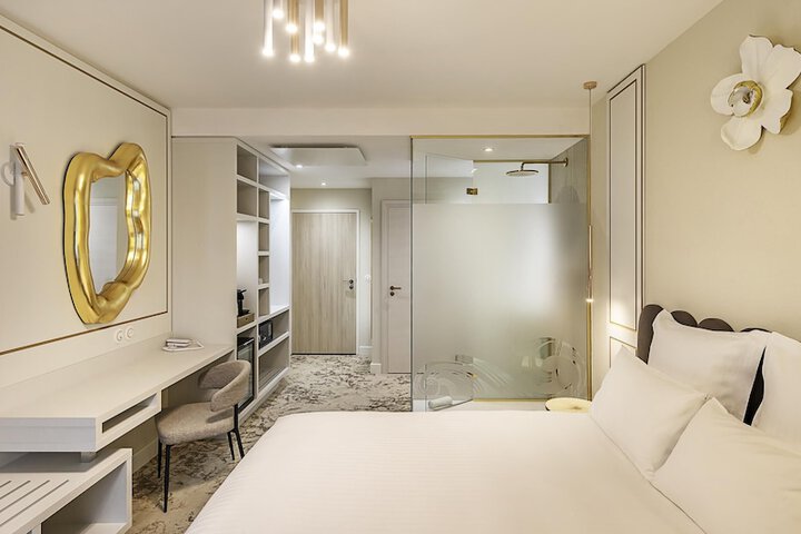 Room 12 of 43